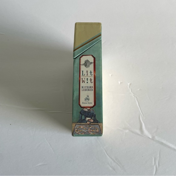 Lit Wit Deck: 100 Trivia Cards to Boost Your Book Smarts - Picture 4 of 5